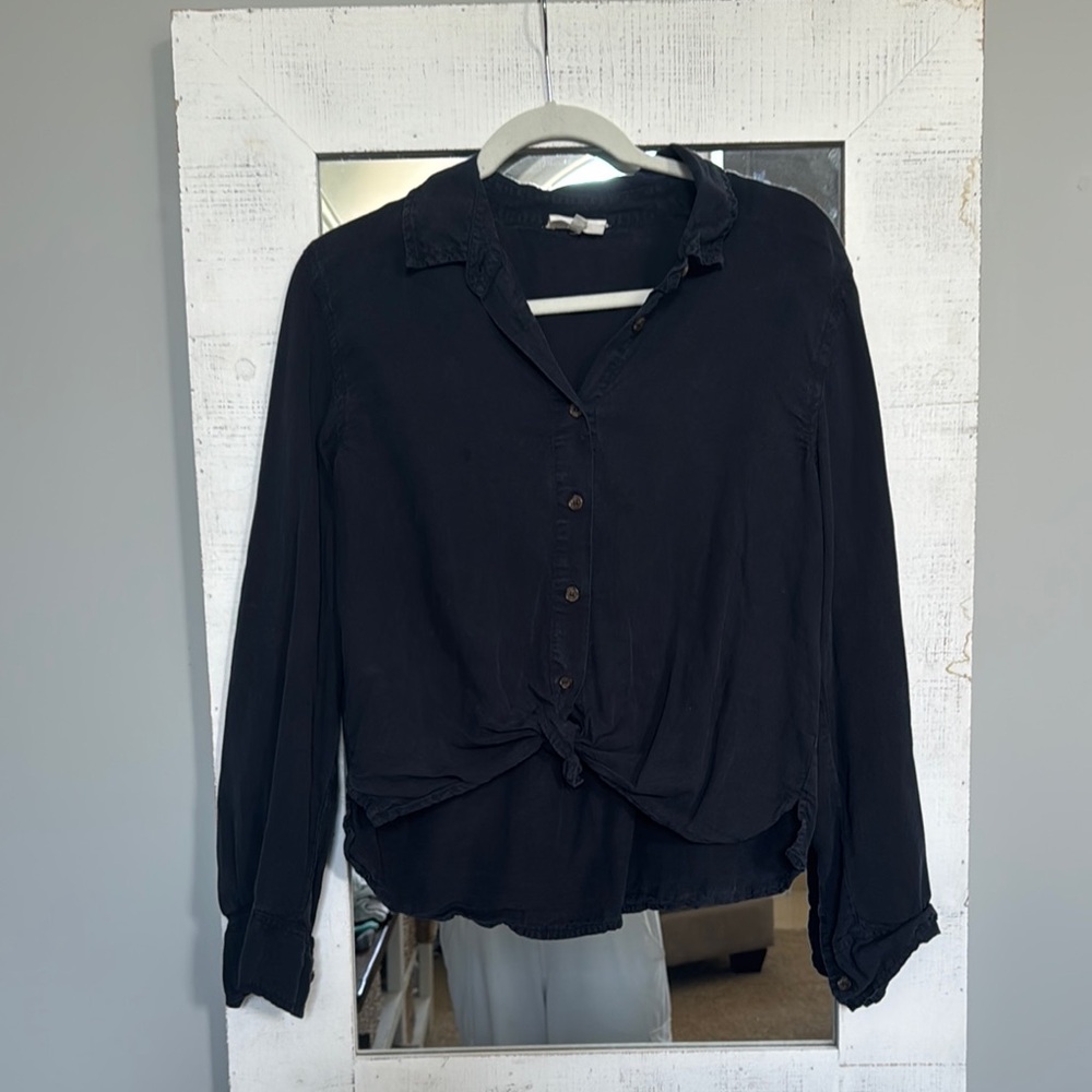 Lou & Grey Women's Black Button-Up Top